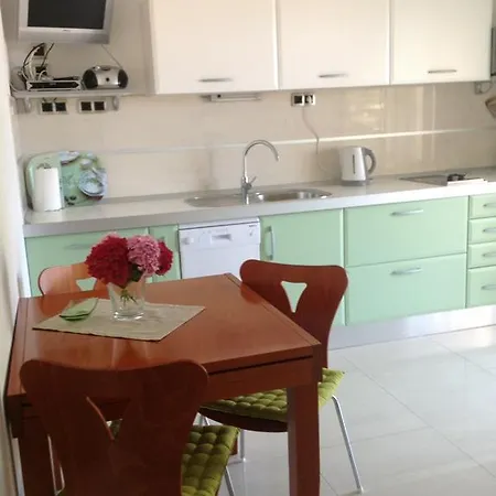 Roberta Apartamento Bol