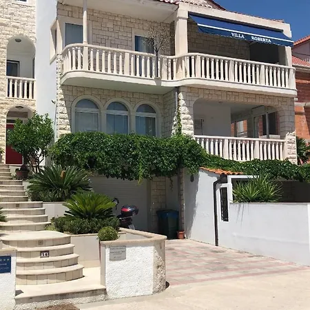 Roberta Apartment
