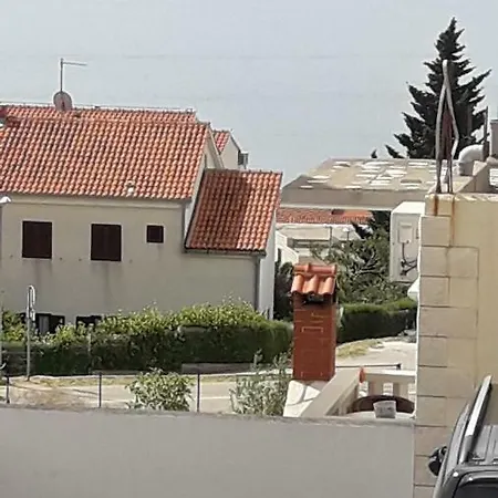 Roberta Apartment *